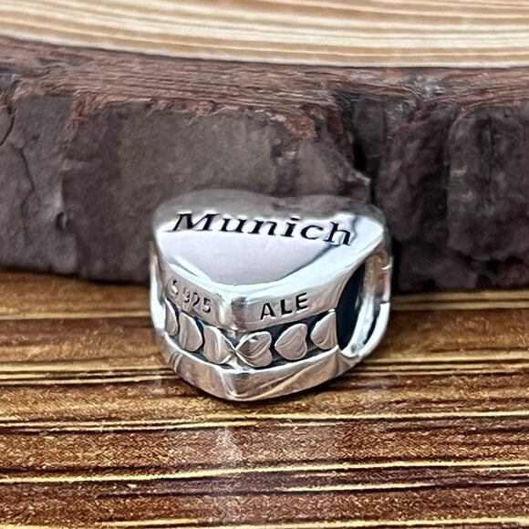 Pandora Munich, Germany Travel Heart Bead Charm - Picture 8 of 9